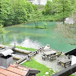 Prenociste Slapovi * ヤイツェ