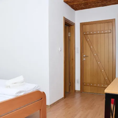 Prenociste Slapovi * Jajce