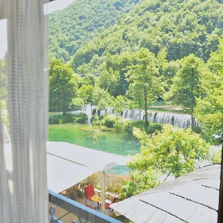 Prenociste Slapovi Jajca