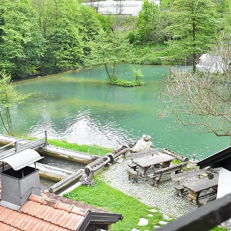 Konoba Slapovi * Jajce