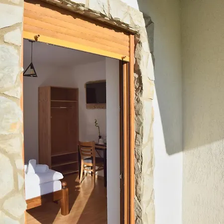 Prenociste Slapovi Jajce