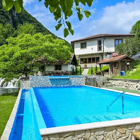 Prenociste Slapovi *