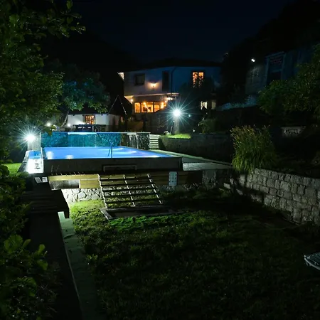 Prenociste Slapovi * Jajce