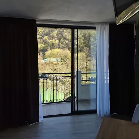 Prenociste Slapovi Jajce