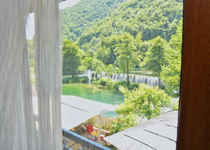 Prenociste Slapovi Jajce