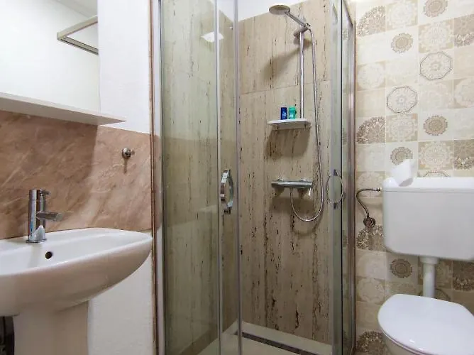 Prenociste Slapovi Jajce