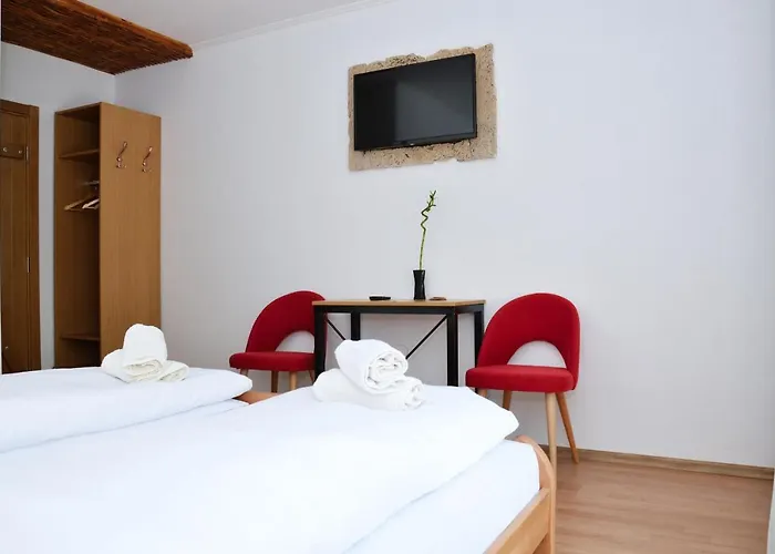 Prenociste Slapovi * Jajce