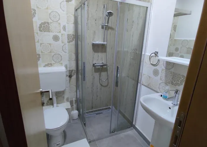 Prenociste Slapovi * Jajce