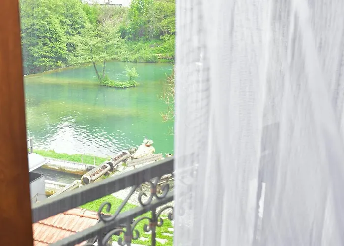 Prenociste Slapovi * Jajce