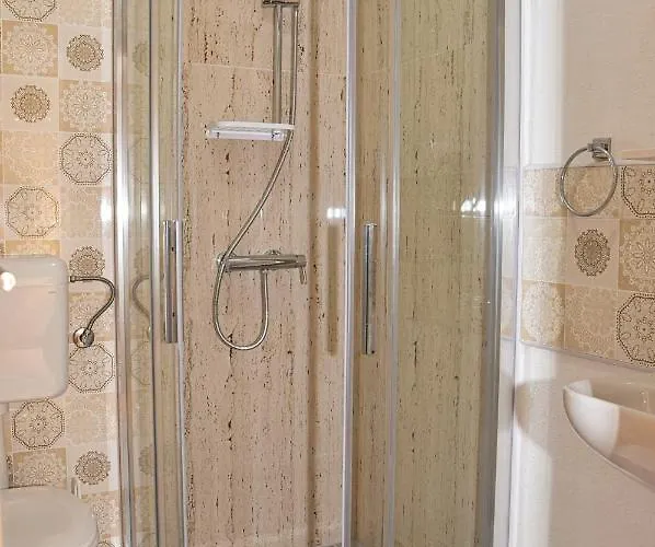 Prenociste Slapovi * Jajce