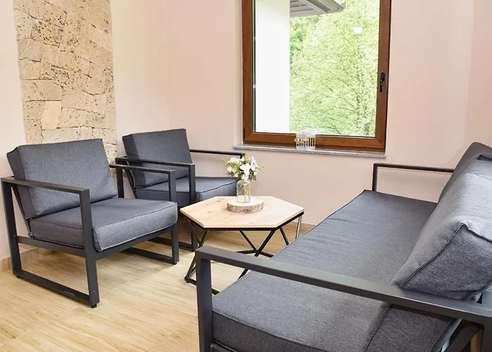 Prenociste Slapovi Jajce