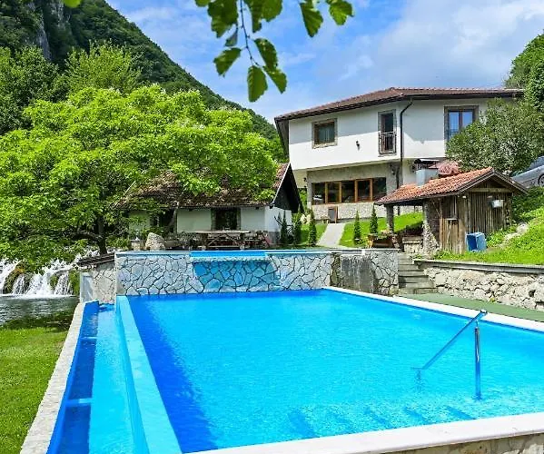 Prenociste Slapovi *