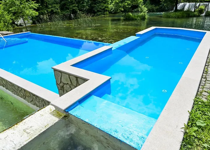 Prenociste Slapovi *