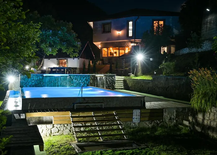 Prenociste Slapovi * Jajce